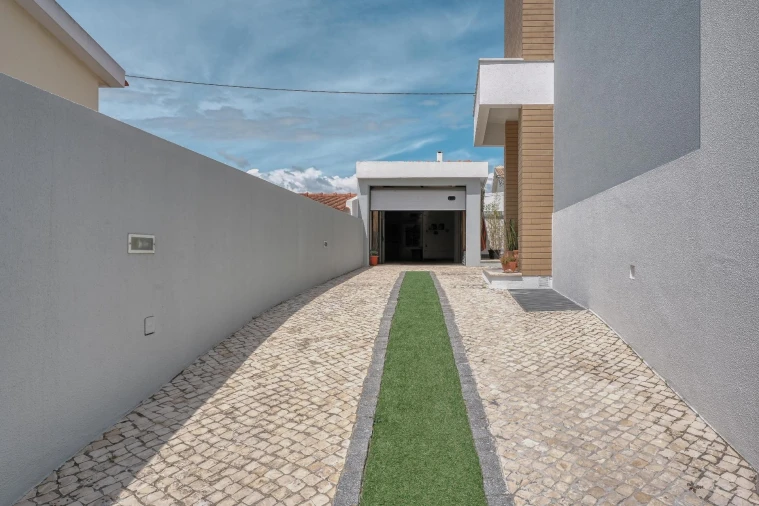 Moradia T4 para Venda em São Domingos de Rana Foto 15
