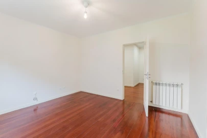 Apartamento T5 para Venda em Costa