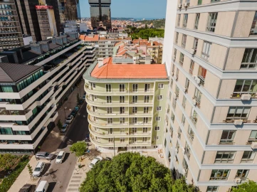 Apartamento T2 para Venda em Campolide