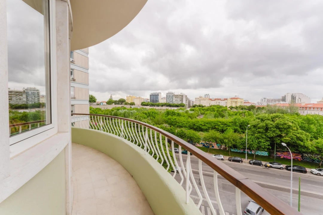 Apartamento T2 para Venda em Campolide Foto 10