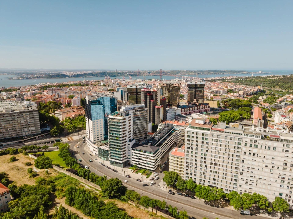 Apartamento T2 para Venda em Campolide Foto 29