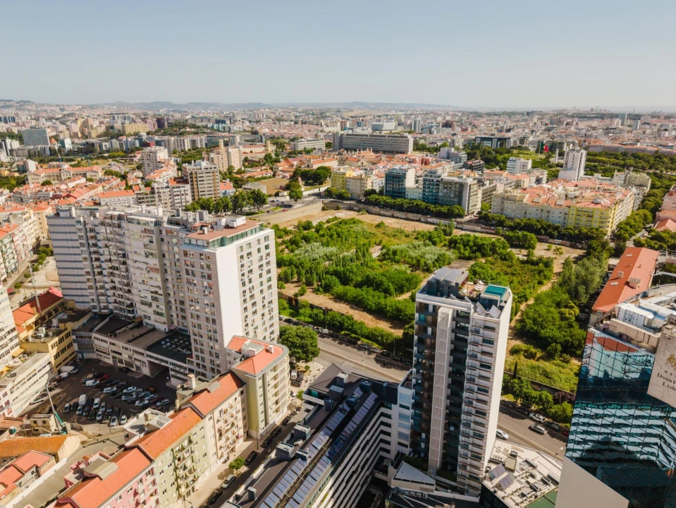 Apartamento T2 para Venda em Campolide Foto 30