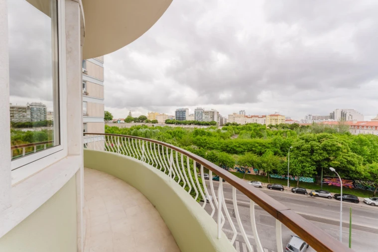 Apartamento T2 para Venda em Campolide Foto 7