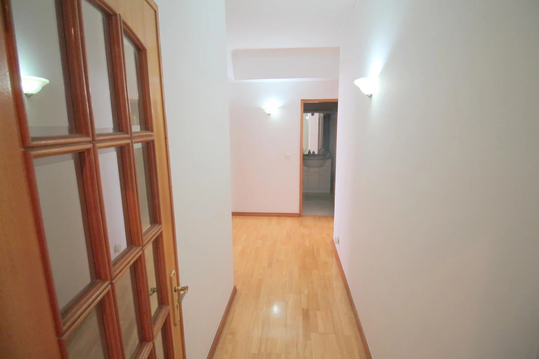 Apartamento T3 para Venda em Rio de Mouro Foto 11