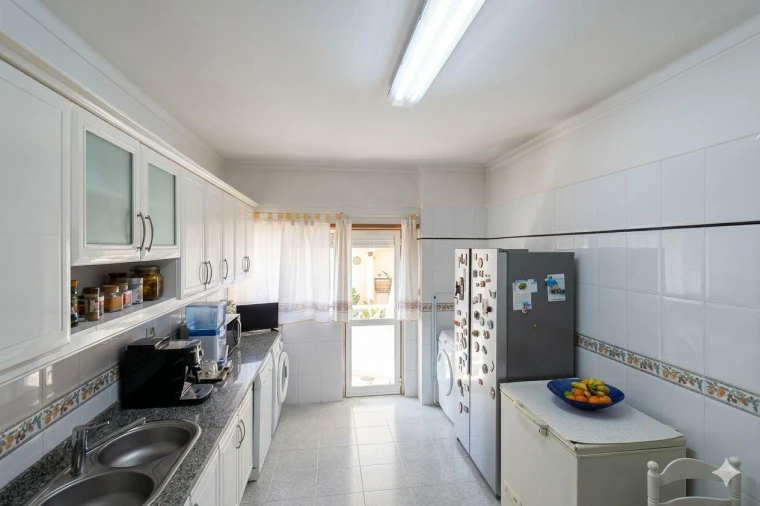 Apartamento T3 para Venda em Rio de Mouro Foto 16