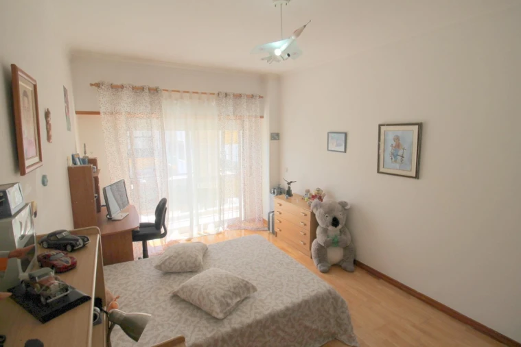 Apartamento T3 para Venda em Rio de Mouro Foto 21