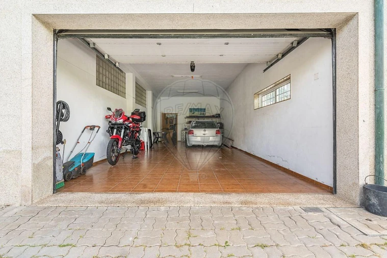 Moradia T4 para Venda em Aldão Foto 19