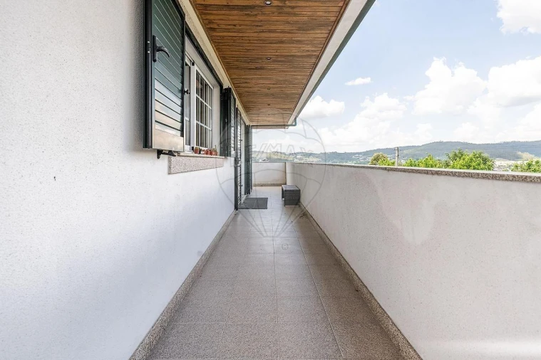 Moradia T4 para Venda em Aldão Foto 24