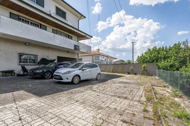 Moradia T4 para Venda em Aldão Foto 34