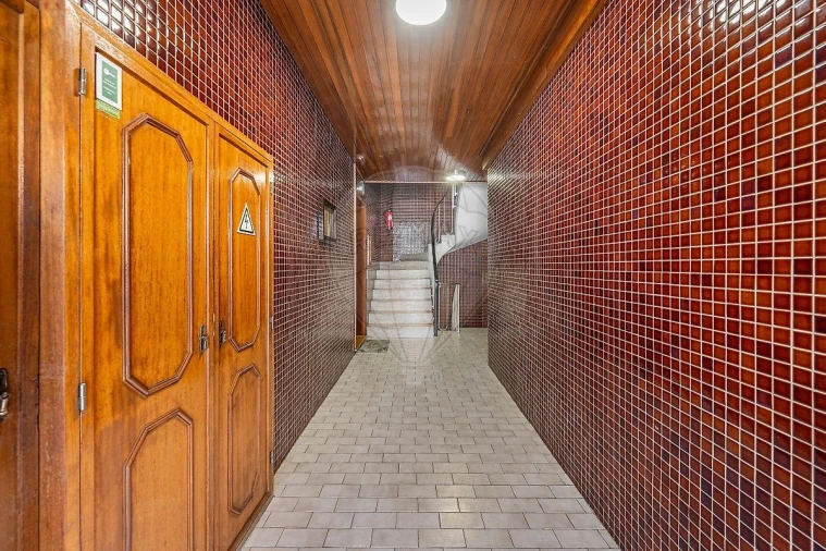 Apartamento T4 para Venda em Mafamude e Vilar do Paraíso Foto 11