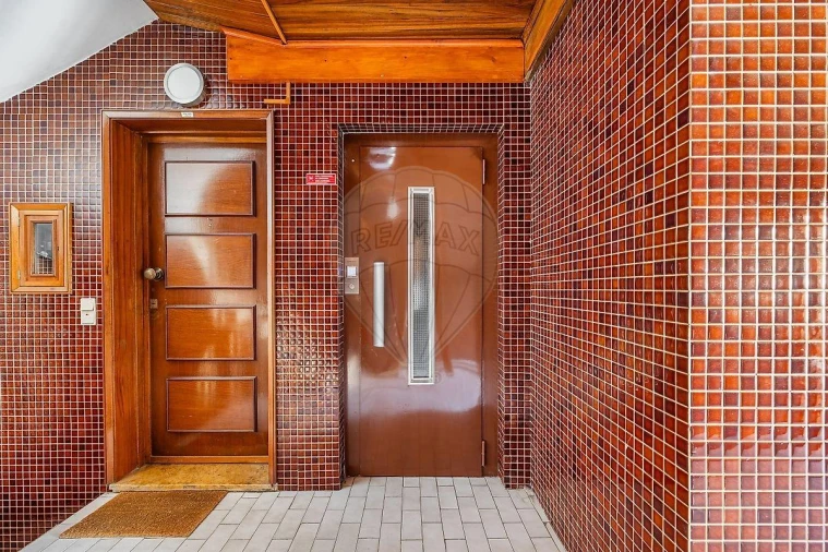Apartamento T4 para Venda em Mafamude e Vilar do Paraíso Foto 26