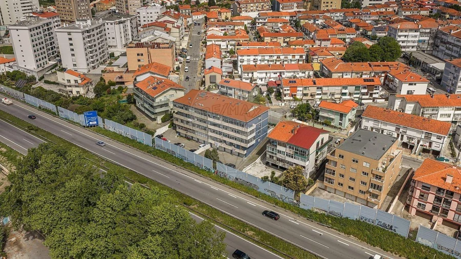 Apartamento T4 para Venda em Mafamude e Vilar do Paraíso Foto 8