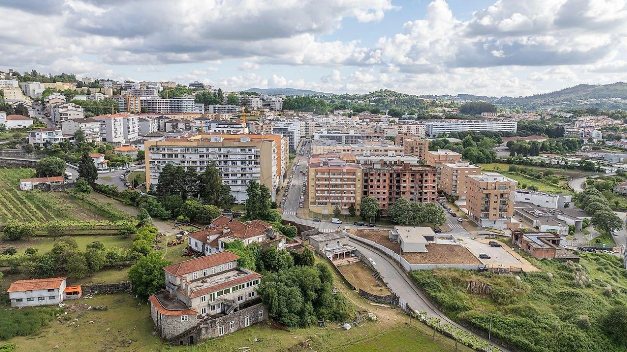 Apartamento T1 para Venda em Braga (Maximinos, Sé e Cividade) Foto 22