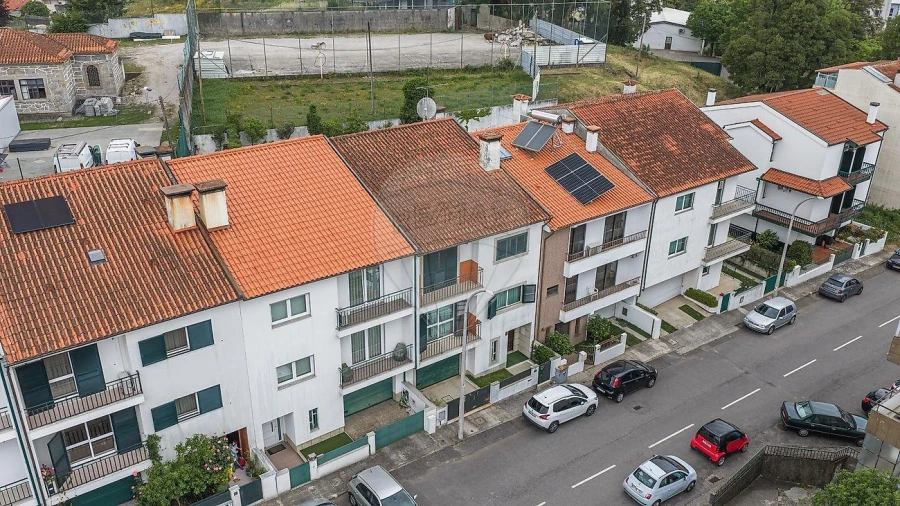 Moradia T4 para Venda em Braga (Maximinos, Sé e Cividade) Foto 6
