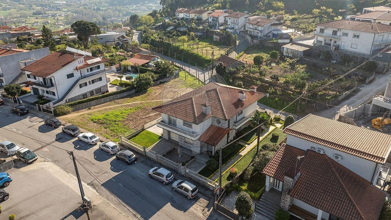 Moradia T3 para Venda em Mesão Frio Foto 11