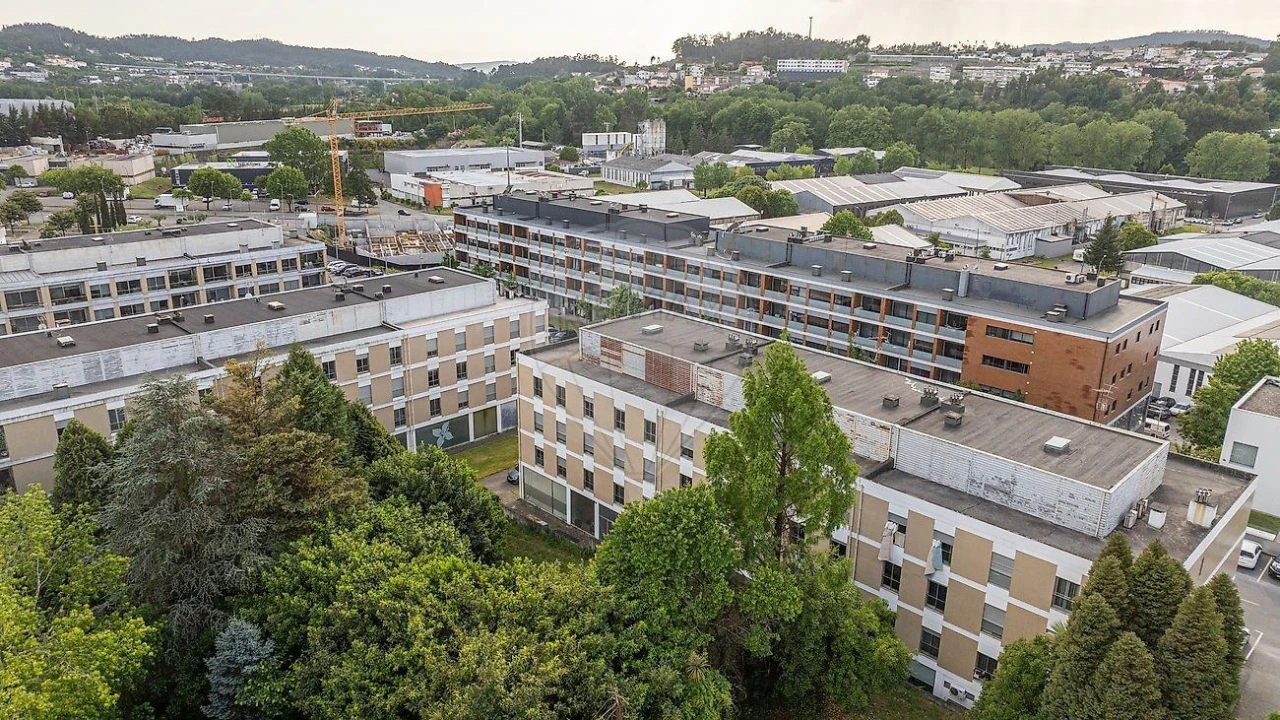Apartamento T3 para Venda em Braga (Maximinos, Sé e Cividade) Foto 26