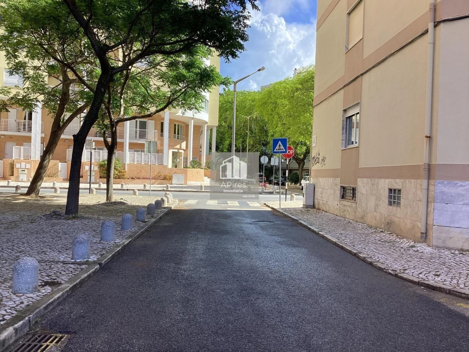 Armazém para Venda em Costa da Caparica Foto 15