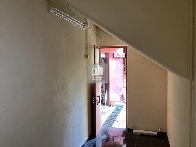 Armazém para Venda em Costa da Caparica