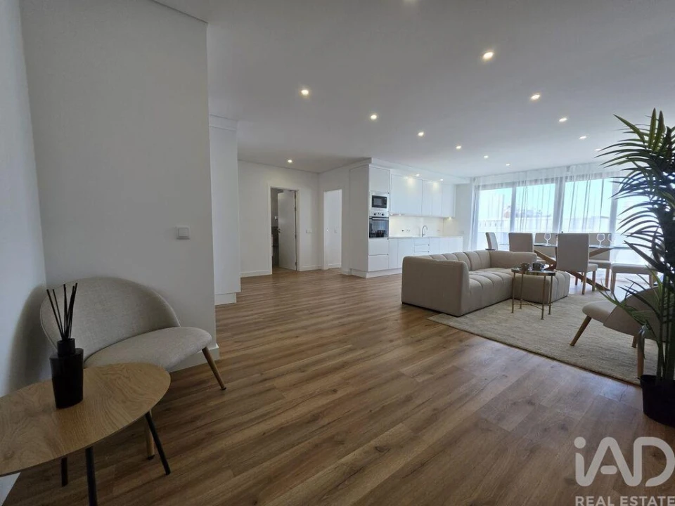 Apartamento T2 para Venda em Olhão Foto 5