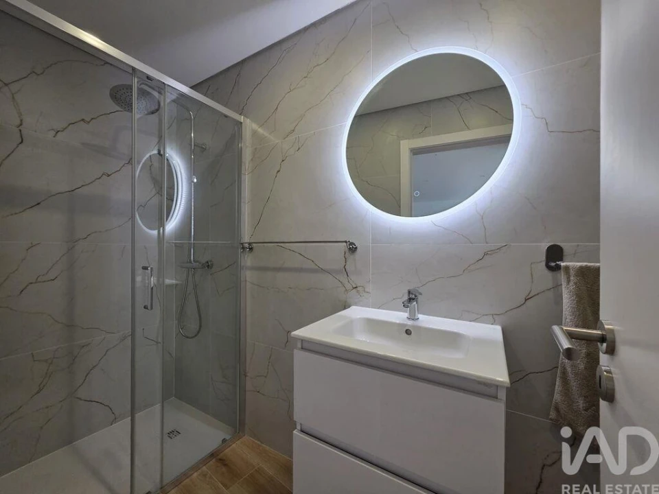 Apartamento T2 para Venda em Olhão Foto 3
