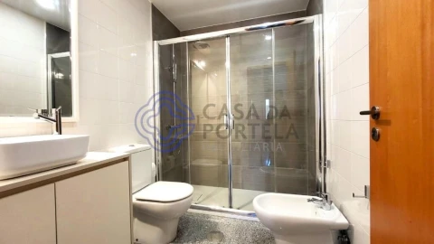 Apartamento T3 para Venda em Póvoa de Varzim, Beiriz e Argivai