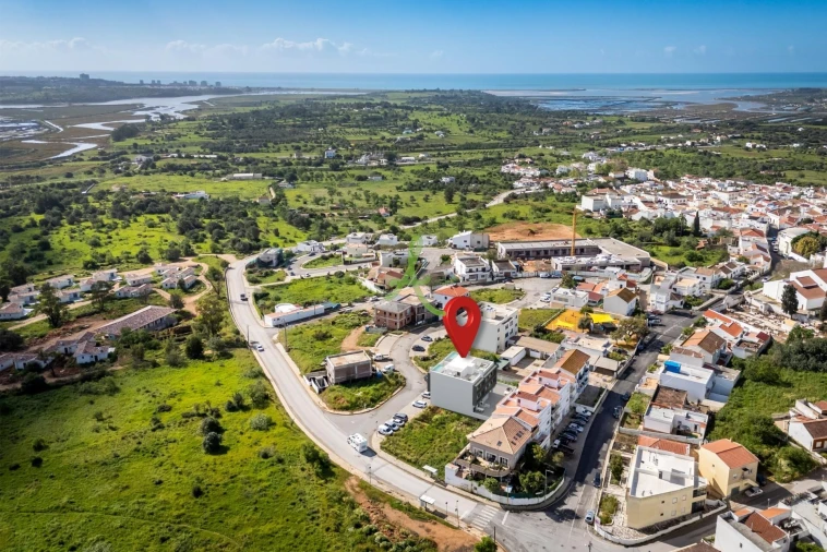 Apartamento T3 para Venda em Mexilhoeira Grande Foto 17