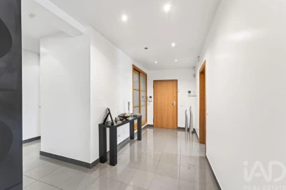 Apartamento T4 para Venda em Loule (São Clemente)