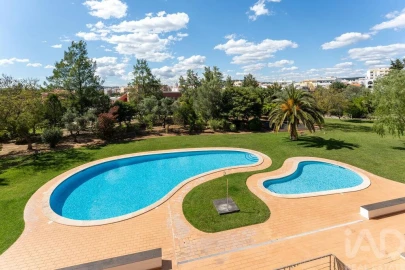 Apartamento T4 para Venda em Loule (São Clemente)