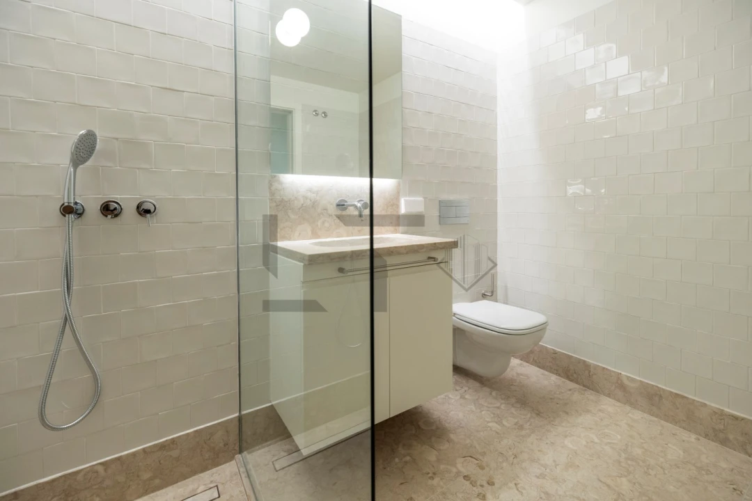 Apartamento T2 para Venda em Santo António Foto 11