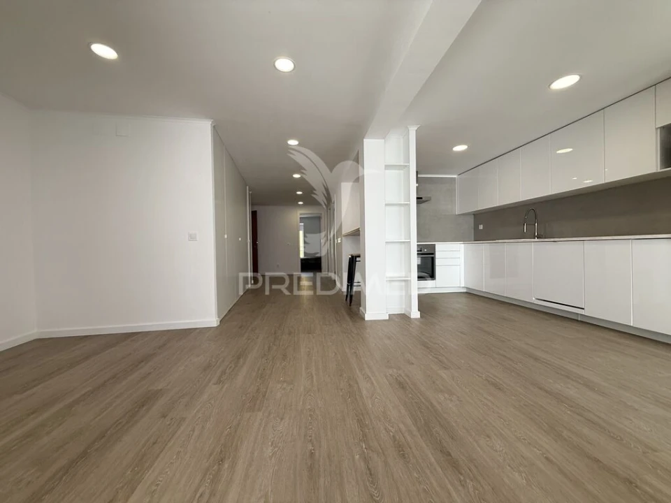 Apartamento T2 para Venda em Romeira e Várzea Foto 1