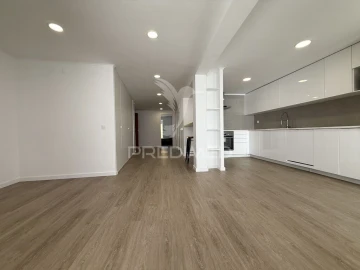 Apartamento T2 para Venda em Romeira e Várzea