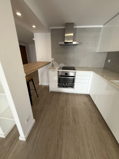 Apartamento T2 para Venda em Romeira e Várzea