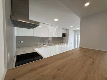 Apartamento T2 para Venda em Romeira e Várzea