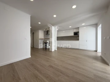 Apartamento T2 para Venda em Romeira e Várzea