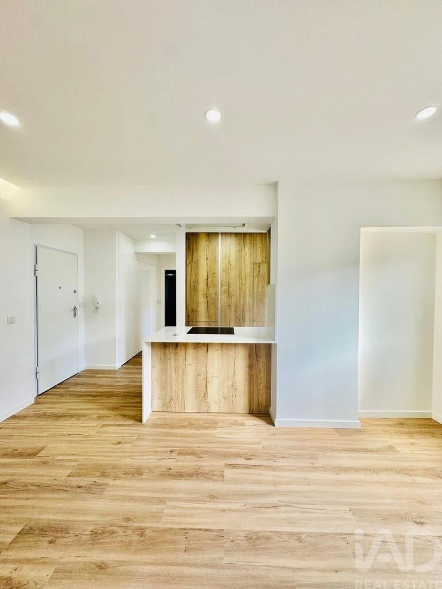 Apartamento T1 para Venda em Seixal, Arrentela e Aldeia de Paio Pires Foto 3