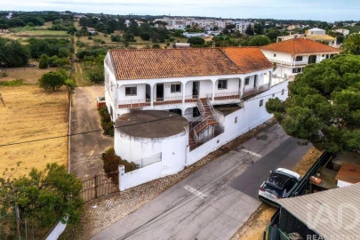 Moradia T6 para Venda em Quarteira
