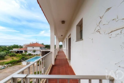 Moradia T6 para Venda em Quarteira