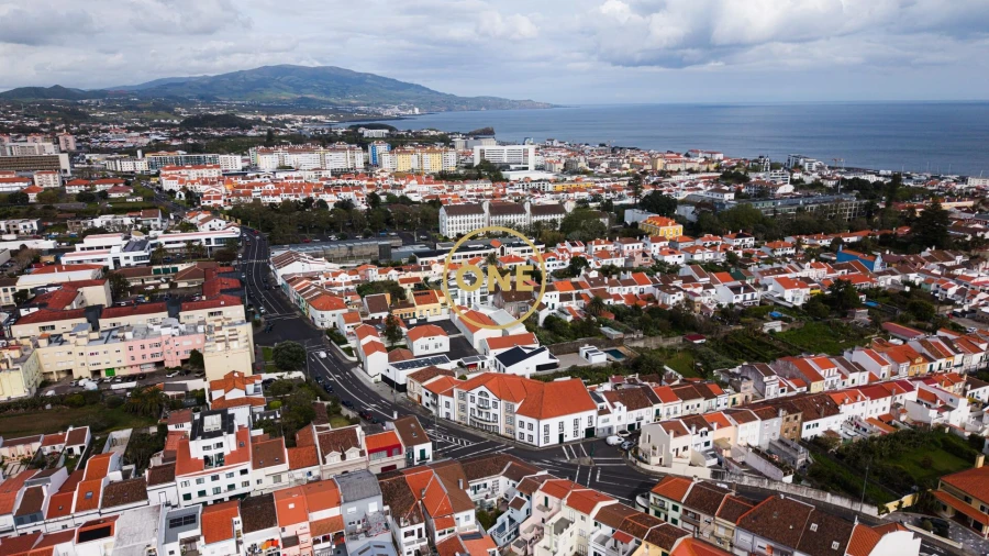 Moradia T3 para Venda em Ponta Delgada (São Sebastião) Foto 24