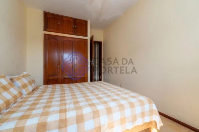 Moradia T3 para Venda em Loule (São Sebastião)