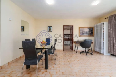 Moradia T3 para Venda em Loule (São Sebastião)