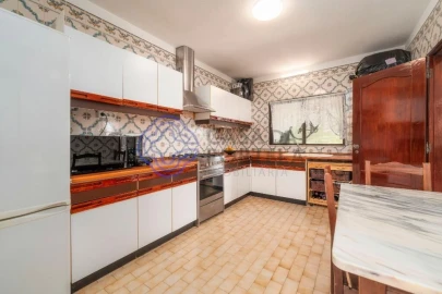 Moradia T3 para Venda em Loule (São Sebastião)