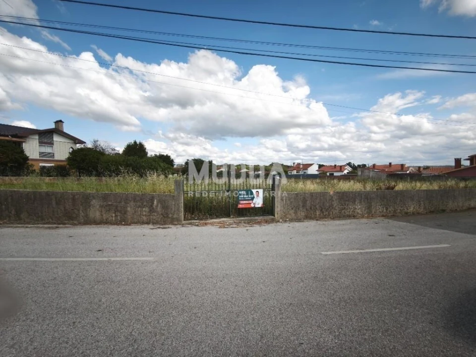 Terreno para Venda em Salreu Foto 1