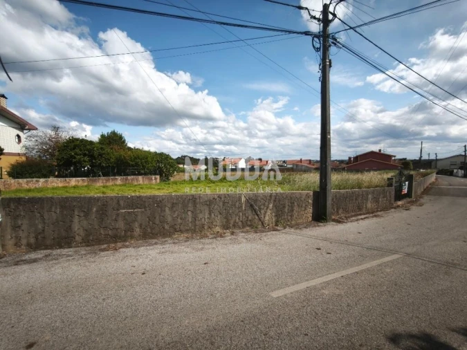 Terreno para Venda em Salreu Foto 3