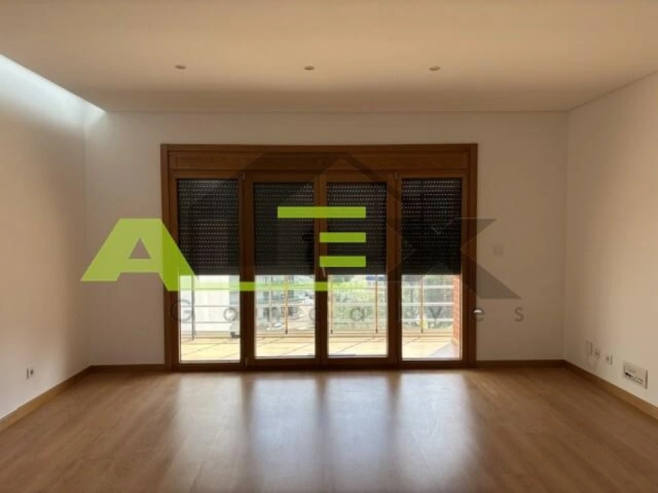 Apartamento T3 para Venda em Odivelas Foto 3