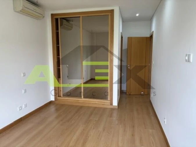 Apartamento T3 para Venda em Odivelas Foto 33