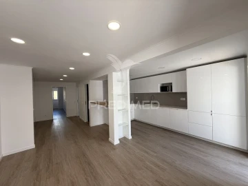 Apartamento T2 para Venda em Romeira e Várzea