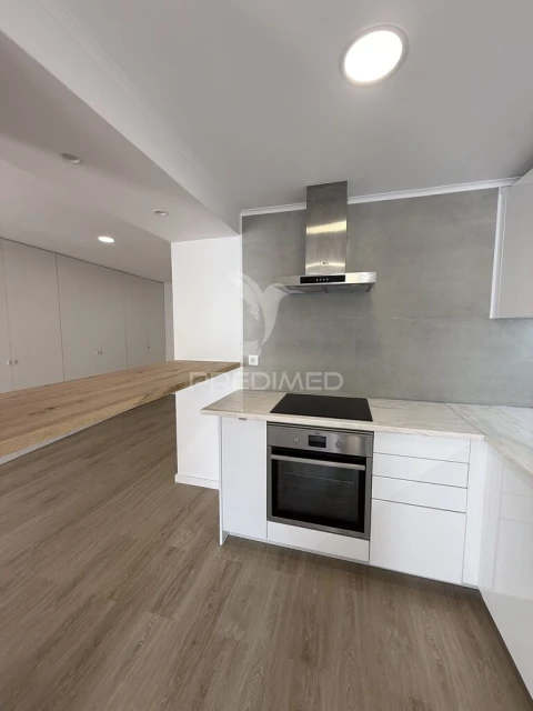 Apartamento T2 para Venda em Romeira e Várzea