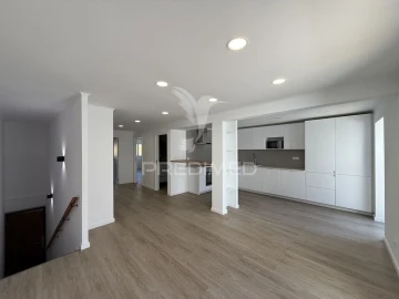 Apartamento T2 para Venda em Romeira e Várzea