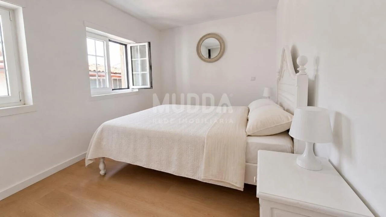 Apartamento T1 para Venda em Sé, Santa Maria e Meixedo Foto 5