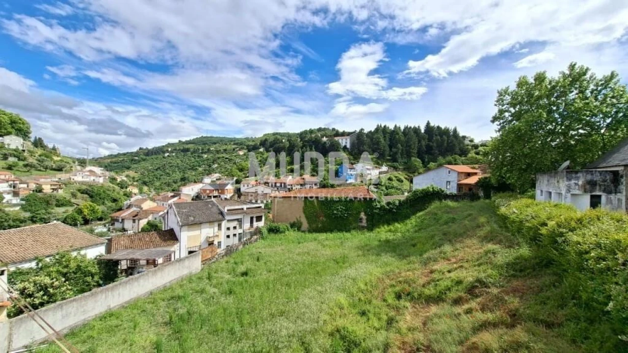 Apartamento T1 para Venda em Sé, Santa Maria e Meixedo Foto 7
